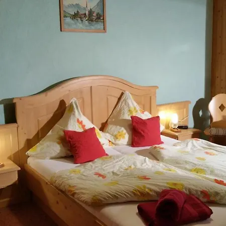 Waeldebauernhof Guest house